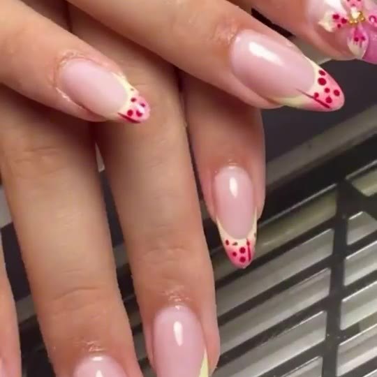 Uñas y Pedicura